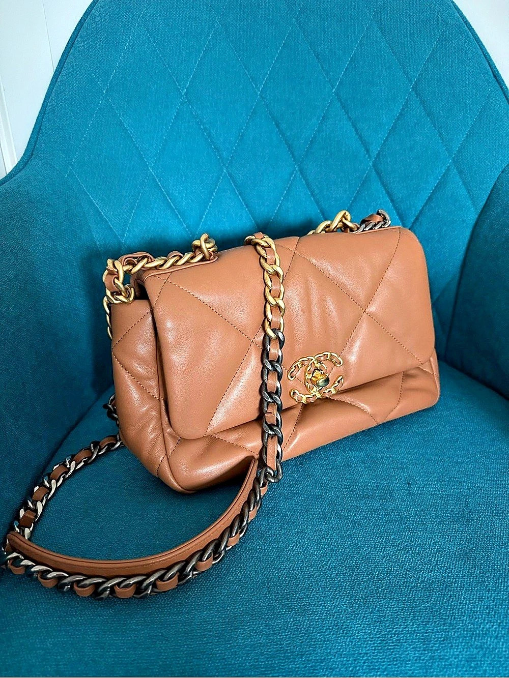 Flap Bag Caramel Lambskin Shoulder Bag in Brown